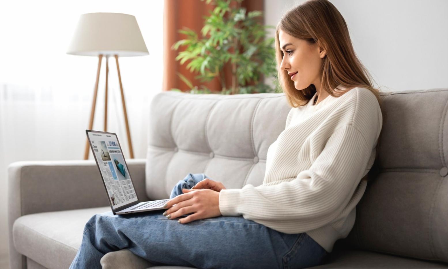 Team bei der Besprechung von Finanzszenarien